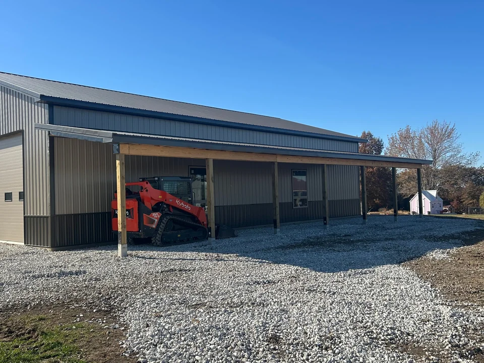 Bontrager roof overhang with fascia and a long covered equipment bay